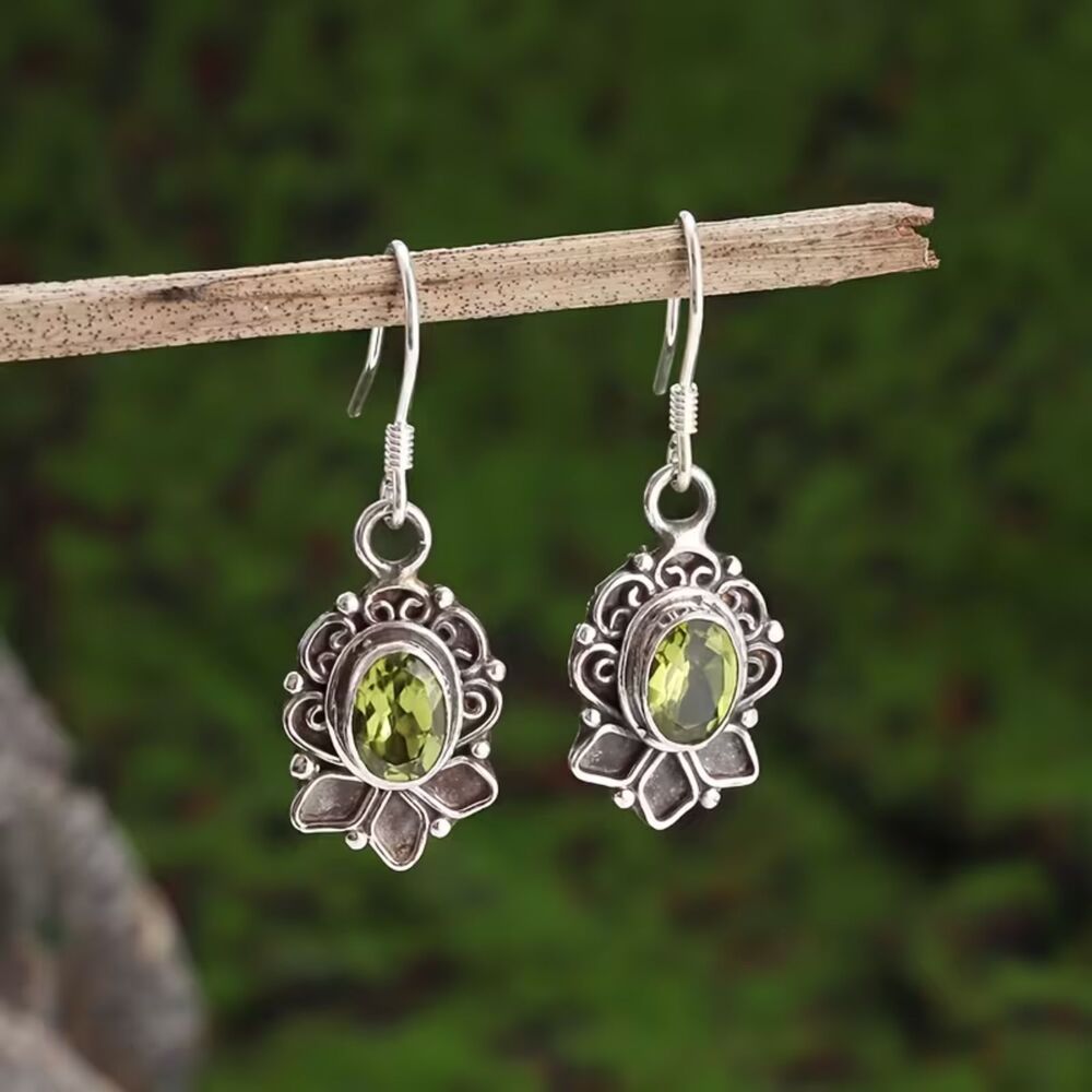 Oval Green Zirconia Crystal Dangle Earrings Antique Style Silver Drop Gemstone